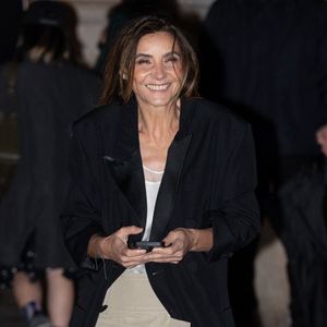 Clotilde Courau est arrivée au défilé AMI Paris Menswear Fall/Winter 2026-2027 dans le cadre de la semaine de la mode à Paris le 21 janvier 2026 à Paris, France. Photo by Nasser Berzane/ABACAPRESS.COM