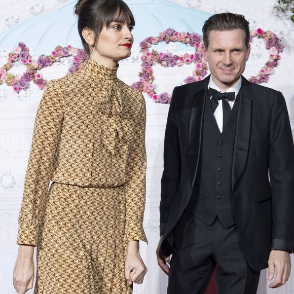 Clara Luciani et son compagnon Alex Kapranos - Photocall du 40ème Gala de Charité AROP (Association pour le Rayonnement de l'Opéra de Paris) à l'Opera Garnier à Paris le 27 février 2020. © Pierre Perusseau/Bestimage