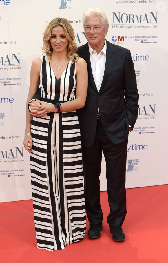 Richard Gere et sa compagne Alejandra Silva - Première du film "Norman: The Moderate Rise and Tragic Fall of a New York Fixer" au cinéma Callao à Madrid, Espagne, le 31 mai 2017. © Bestimage