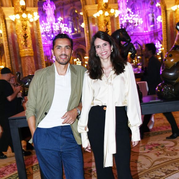 Une fiction dans laquelle Louise Monot et Samir Boitard, en couple à la ville, jouent mari et femme. 

Exclusif - Louise Monot et son compagnon Samir Boitard à l'exposition "Douceur animale" de Michel Bassompierre à l'InterContinental Paris - Le Grand le 17 septembre 2024.
© Rachid Bellak / Bestimage