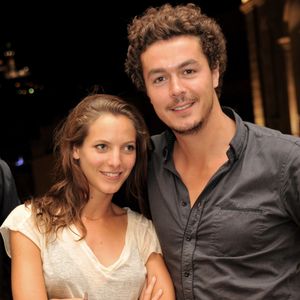 Interviewé par "Télé-Loisirs", le comédien de 42 ans a expliqué comment ils géraient leurs emplois du temps très chargés.
Exclusif - Les comediens de la serie "Plus Belle la Vie", Elodie Varlet ( Estelle) et son compagnon Jeremie Poppe ( Romain) posent a l'hotel Intercontinental de Marseille le 14 juillet 2013.