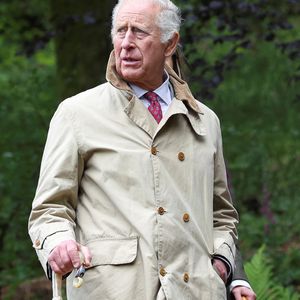Ils sortent du silence sur deux drames

Le roi Charles (Le roi Charles III d'Angleterre) visite le Whitewell Coronation Woodland Garden, Whitewell, Clitheroe, Lancashire, UK, le 9 juin 2025.

Photo par Temilade Adelaja/WPA-Pool