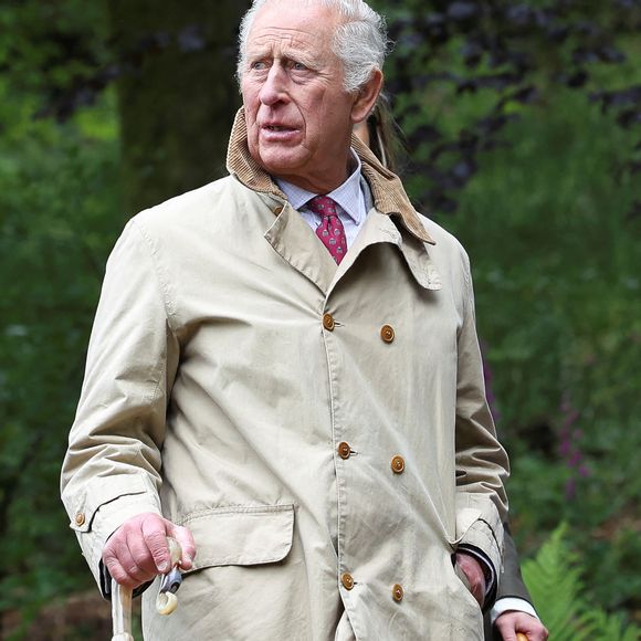 Ils sortent du silence sur deux drames

Le roi Charles (Le roi Charles III d'Angleterre) visite le Whitewell Coronation Woodland Garden, Whitewell, Clitheroe, Lancashire, UK, le 9 juin 2025.

Photo par Temilade Adelaja/WPA-Pool