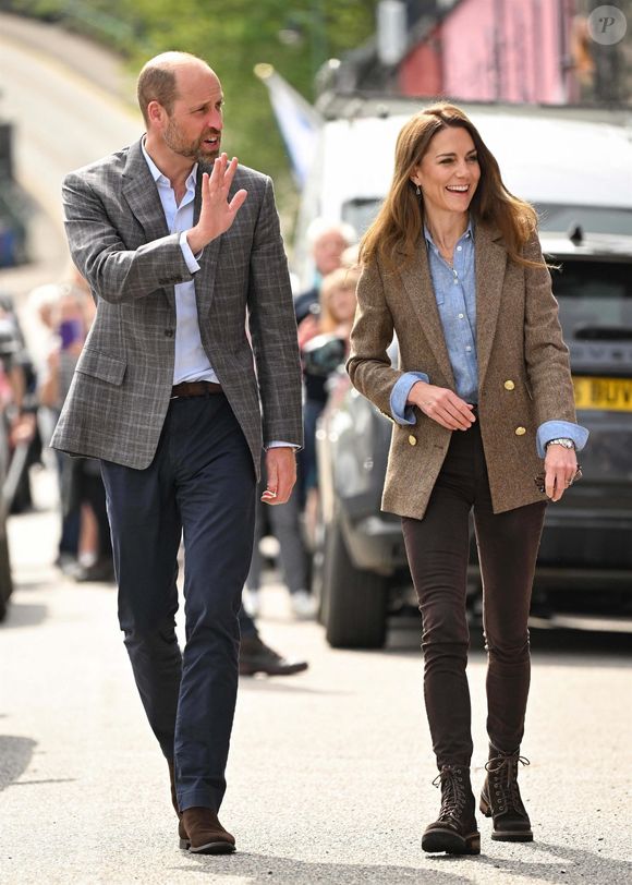 Le prince William, prince de Galles, et Catherine (Kate) Middleton, princesse de Galles, duc et duchesse de Rothesay, visitent la ville de Tobermory en Ecosse, Royaume Uni, le 29 avril 2025. © Backgrid UK/Bestimage