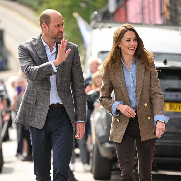 Le prince William, prince de Galles, et Catherine (Kate) Middleton, princesse de Galles, duc et duchesse de Rothesay, visitent la ville de Tobermory en Ecosse, Royaume Uni, le 29 avril 2025. © Backgrid UK/Bestimage