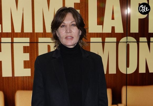 Mathilde Seigner juge ces réflexions déplacées dans le contexte d’un enterrement.

Mathilde Seigner - Avant-première du film “La femme la plus riche du monde” au cinéma UGC Ciné Cité Les Halles à Paris le 21 octobre 2025. © Coadic Guirec/Bestimage