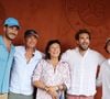 Située à Péreybère, un véritable "haut lieu des projets immobiliers de standing" dans le nord de l'île, l'agence se trouve à deux pas de Grand Baie. 

La famille Kretz (série L'Agence sur TMC et Netflix) - Célébrités au Village lors des Internationaux de France de tennis de Roland Garros 2023 à Paris le 10 juin 2023. © Jacovides-Moreau/Bestimage