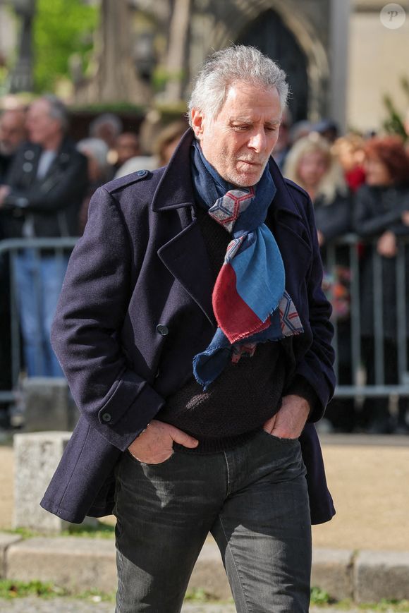 Laurent Olmedo aux arrivées des obsèques d'Emilie Dequenne au cimetière Père Lachaise à Paris, France, le 26 mars 2025. © Cyril Moreau/Bestimage