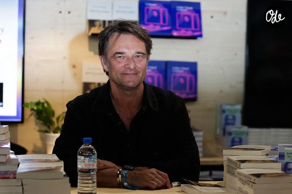 David Hallyday dédicace son livre au Festival du livre de Paris, au Grand Palais éphémère, le 14 avril 2024. 

Photo de Thibaud MORITZ/ABACAPRESS.COM