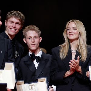 Cristian Mungiu, Emmanuel Macchia, Valentin Campagne, Tao Okamoto, Virginie Efira - Cérémonie de clôture du 79ème Festival International du Film de Cannes, le 23 mai 2026. © Borde-Jacovides-Moreau / Bestimage