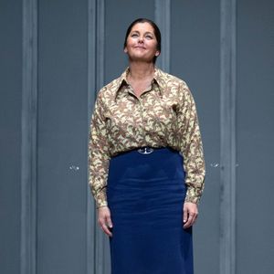 Auprès de nos confrères, Cristiana Reali a exprimé toute l’admiration qu’elle porte à celui qui a partagé sa vie pendant 17 ans, avant que leur idylle ne prenne fin en 2008. 

Exclusif. L'actrice Cristiana Reali salue le public après la pièce Simone Veil - Les Combats d'Une Effronterie dans le cadre du Festival Paroles Citoyennes à Paris, France, le 28 avril 2021. Photo by Aurore Marechal/ABACAPRESS.COM