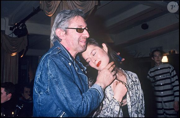 Serge Gainsbourg et Bambou lors d'une soirée au Palace à Paris en 1988 © AGENCE / BESTIMAGE