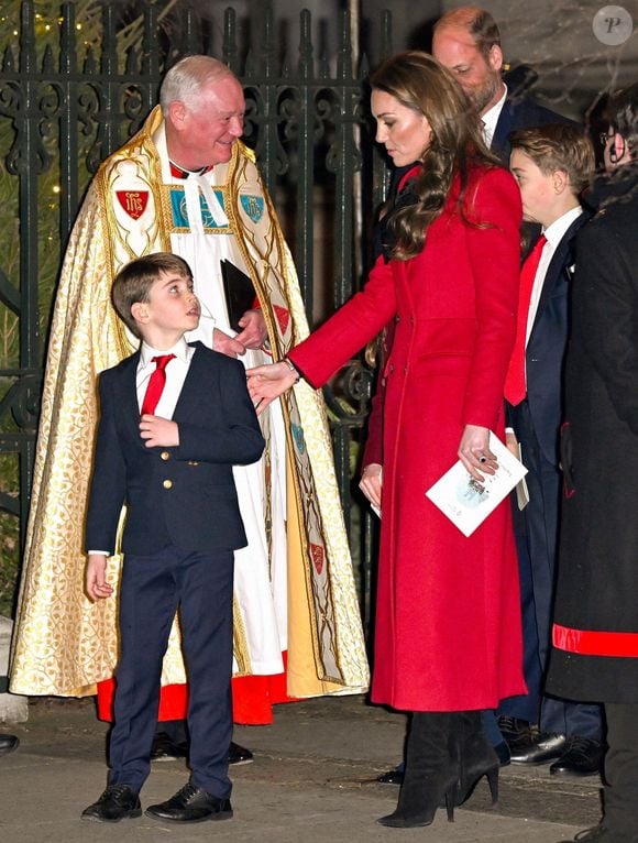 Selon le tabloïd Hello !, la princesse âgée de 42 ans  s'est entretenue avec des invités célèbres et des artistes à l'intérieur de l'abbaye de Westminster. 

La famille royale d'Angleterre assiste à la messe "Together At Christmas Carol" à l'abbaye de Westminster à Londres, Royaume-Uni le 6 Décembre, 2024