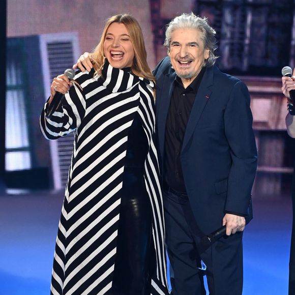 Santa et Serge Lama (Victoire d'honneur) lors de la 38ème cérémonie des Victoires de la musique à la Seine musicale de Boulogne-Billancourt, France, le 10 février 2023. © Coadic Guirec/Bestimage