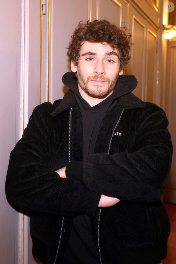 À 52 ans, la mère de Luigi Kröner a simplement choisi de "mettre un peu de distance pour apprécier de mieux revenir".

Luigi Kröner à Paris le 13 février 2025.

Cédric Perrin / Bestimage