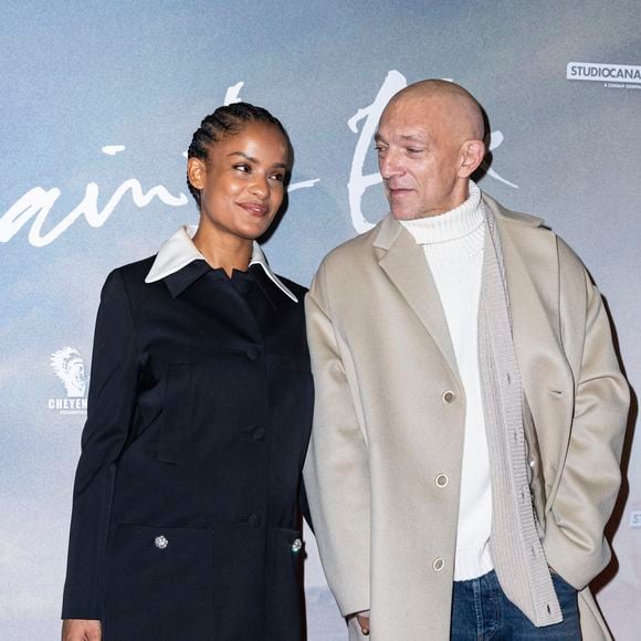 "Ça fait facile 30 ans oui j'y étais en 1989 donc je suis revenu en France, que je n'avais jamais vraiment quitté parce que bon je veux dire la France c'est pas un endroit qu'on quitte."

Narah Baptista, Vincent Cassel - Photo Call pour la 1ere de « St Ex »au Pathe Wepler à Paris © Olivier Borde /Bestimage