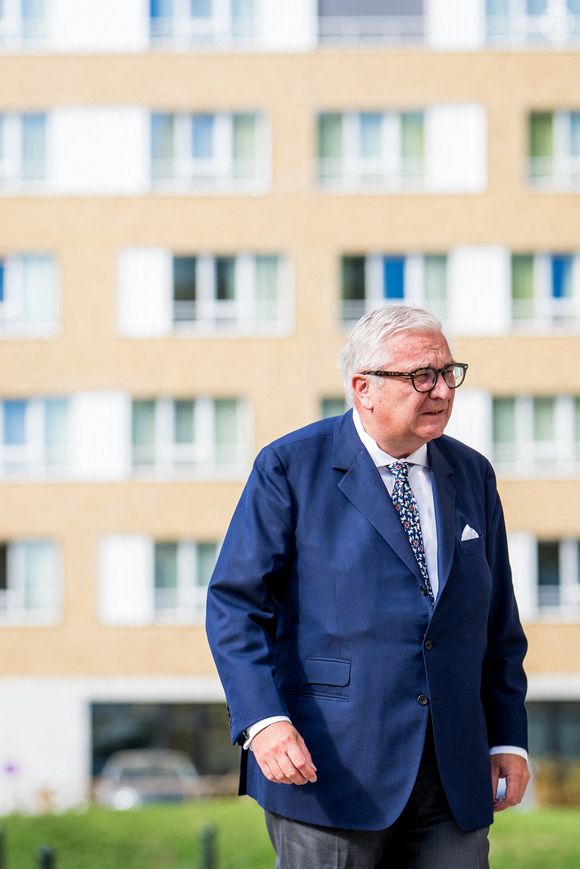 Le prince Laurent était particulièrement agacé de revoir le nom de la chaîne qui a étalé sa vie privée.

Le Prince Laurent de Belgique photographié lors de l'inauguration officielle d'un nouveau dispensaire pour animaux de compagnie par la Fondation Prince Laurent et la Ville de Bruxelles, à Bruxelles, le lundi 29 septembre 2025. © ABACAPRESS.COM