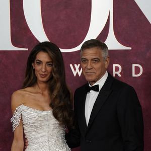 "Je m’occupe des enfants, ne t’inquiète pas", lui aurait assuré George Clooney alors qu’elle devait intervenir à l’ONU.

George et Amal Clooney lors de la 78ème édition des Tony Awards à New York, le 9 juin 2025 @Zuma Press/Bestimage