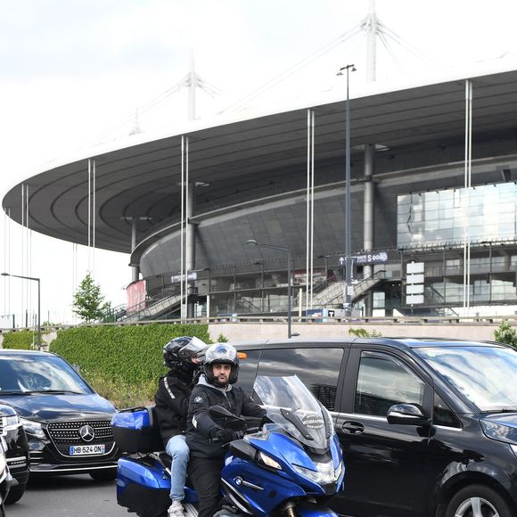 Arrivée sous très haute protection de Kim Kardashian à l'aéroport du Bourget la veille de son audition au procès de la rue tronchet des "Papys braqueurs" de Kim Kardashian à Paris le 12 mai 2025. @Agence / Bestimage