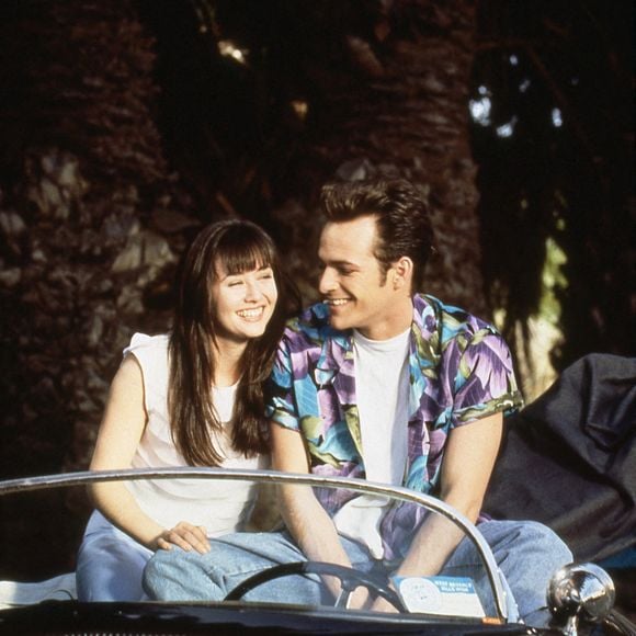 Aujourd'hui, Brenda a rejoint son Dylan (Luke Perry s'est éteint en mars 2019 suite à un AVC)

BEVERLY HILLS 90210, from left: Shannen Doherty, Luke Perry, 1990-2000. photo: Andrew Semel / ©Aaron Spelling Prod. / Courtesy: Everett Collection/ABACAPRESS.COM