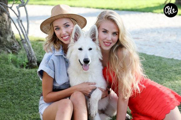 Exclusif - la princesse Maria Chiara de Bourbon des Deux-Siciles, La princesse Maria Carolina de Bourbon des Deux-Siciles lors d'un rendez-vous photo au Chateau de Saint-Tropez le 28 août 2024. Les princesses vont soutenir la première édition de l'événement de l'association Rokethon. 

© Claudia Albuquerque / Bestimage