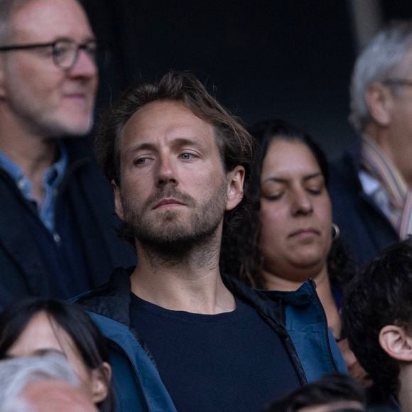 Lucas Pouille - Célébrités dans les tribunes lors du match retour de la Ligue Des Champions 2024-2025 (LDC) "PSG - Arsenal" (2-1) au Parc des Princes à Paris le 7 mai 2025. © Cyril Moreau/Bestimage