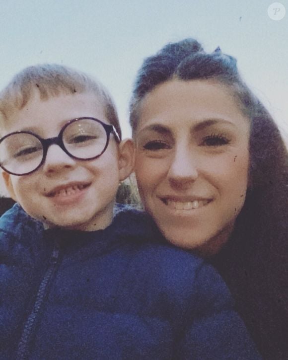 La maman de quatre enfants a fait part du "retard de langage" de sa fille

Laetitia Provenchère de "Familles nombreuses"