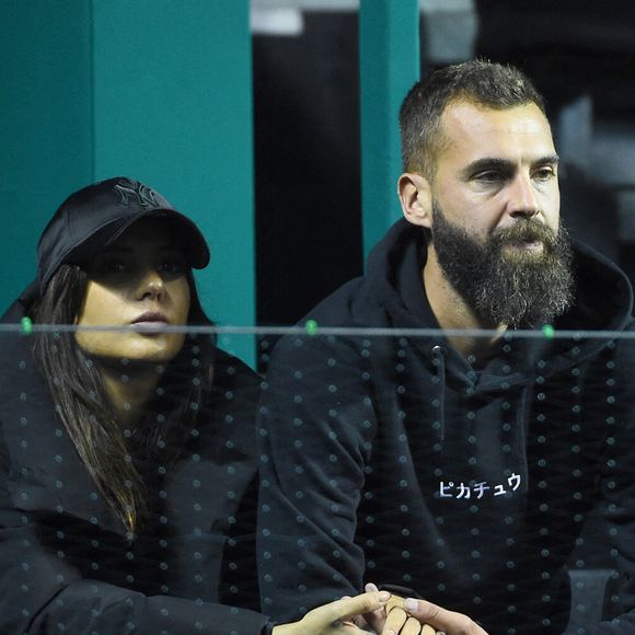 Même si Benoît Paire a essayé d'oublier Shy'm dans les bras de Julie Bertin.
Benoit Paire (FRA) et sa petite amie Julie Bertin au Rolex Paris Masters 2021 à l'Accor Arena à Paris, France, le 31 octobre 2021. Photo par Corinne Dubreuil/ABACAPRESS.COM