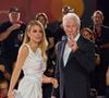 Au cours de ces dernières années, le couple a accueilli deux enfants, Alexander et James, venant agrandir leur famille recomposée.

Richard Gere et sa femme Alejandra Silva sur le tapis rouge de la Mostra de Venise le 1er septembre 2024.
© Action Press / Bestimage