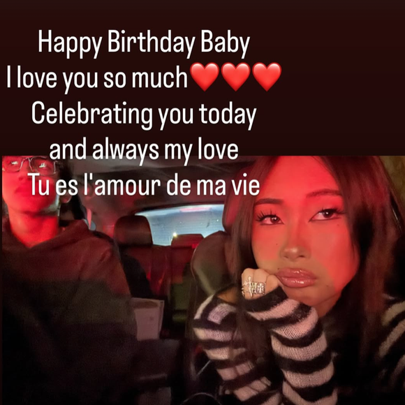 "Tu es l’amour de ma vie", lui a-t-il notamment déclaré en français.

Capture Instagram - Aaron Thomas