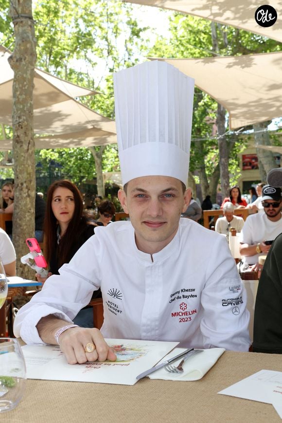 Le Chef Danny Khezzar - 4ème édition "Les Chefs à Saint-Tropez fêtent les Producteurs" sur la place des Lices à Saint-Tropez le 5 mai 2024. © Jean-Marc Lhomer/Bestimage
