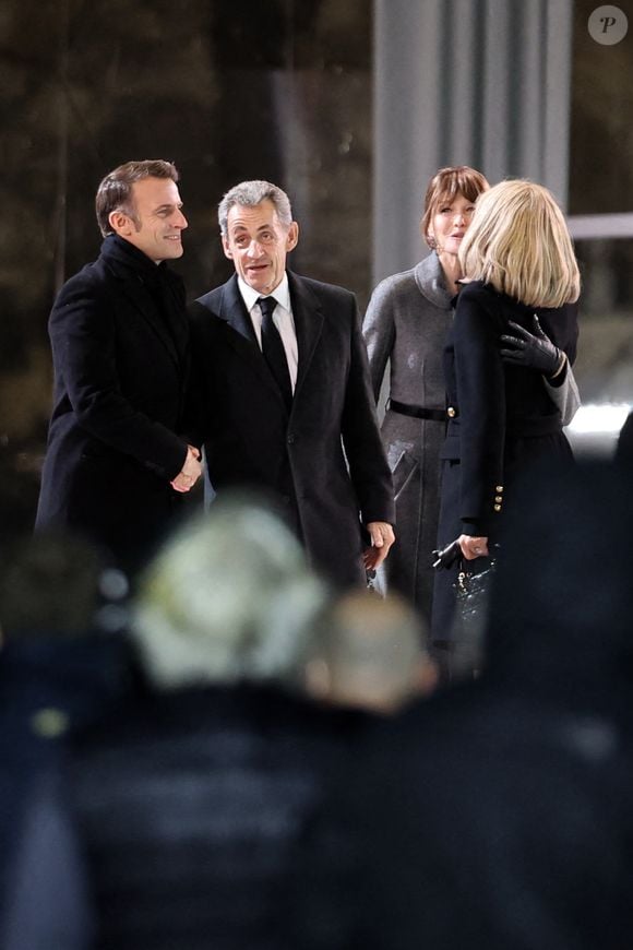 Emmanuel Macron, la première dame, Brigitte Macron, Nicolas Sarkozy et sa femme Carla Bruni - Arrivées à la cérémonie de réouverture de la cathédrale Notre-Dame de Paris, le 7 décembre 2024.
© Agence / Bestimage