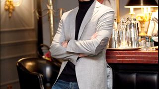 Emmanuel Philibert de Savoie se sépare de sa villa corse "sculptée dans la roche", un paradis les pieds dans l'eau proposé à plusieurs millions d'euros