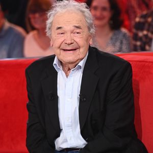 Exclusif - Pierre Perret lors de l'enregistrement de l'émission "Vivement dimanche" au studio Rive Gauche, présentée par M.Drucker avec une diffusion sur France 3 le 15 mars 2026, à Paris, France, le 4 mars 2026. © Guillaume Gaffiot/Bestimage