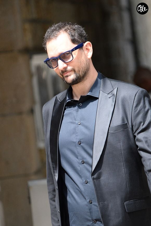 Eric Antoine lors de l'hommage rendu aux obsèques de Françoise Coquet au cimetière de Montmartre à Paris, France, le 24 juillet 2026. © Bestimage