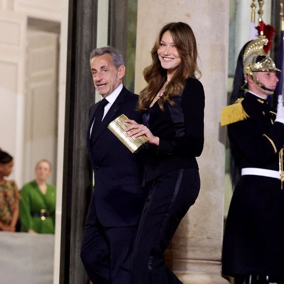 Nicolas Sarkozy et sa femme Carla Bruni-Sarkozy lors de l'accueil par le couple présidentiel français du président du Kazakhstan au palais de l'Elysée à Paris pour un dîner d'état le 5 novembre 2024.

© Dominique Jacovides / Bestimage
