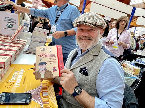 Philippe Etchebest (pour le livre "Un chef au bout du monde") en dédicace à la 43ème Foire du Livre de Brive le 9 novembre 2025.

© Fabien Faure / Bestimage