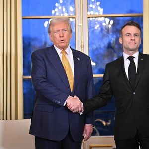 Le président français Emmanuel Macron reçoit son homologue américain Donald Trump au palais présidentiel de l'Elysée à Paris, France, le 7 décembre 2024. © Jeanne Accorsini/Pool/Bestimage