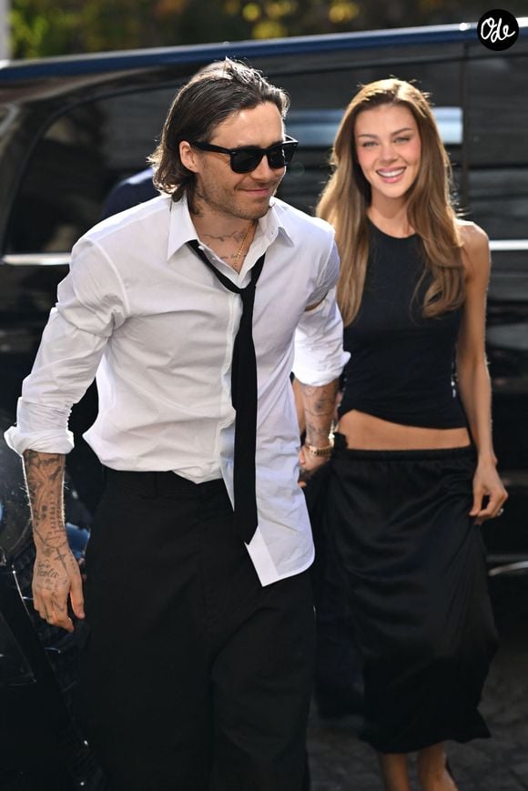 Brooklyn Beckham et sa femme Nicola Peltz sont de retour à leur hôtel, après le défilé Balenciaga lors de la Fashion Week (PFW), le 1er octobre 2026. © Pierre Perusseau / Bestimage