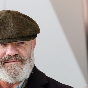 Exclusif - Le chef Philippe Etchebest se rend au salon professionnel des métiers de la bouche "Exphotel" à Bordeaux, France, le 21 novembre 2023, afin de rencontrer et se s'entretenir avec de jeunes chefs et talents des métiers de cuisine. Philippe Etchebest a abandonné son célèbre 4X4 Land Rover trop souvent bloqué dans les embouteillages de Bordeaux en échange d'une moto allemande, pour ses trajets entre ses rendez-vous et ses trois restaurants Bordelais. © Patrick Bernard/Bestimage