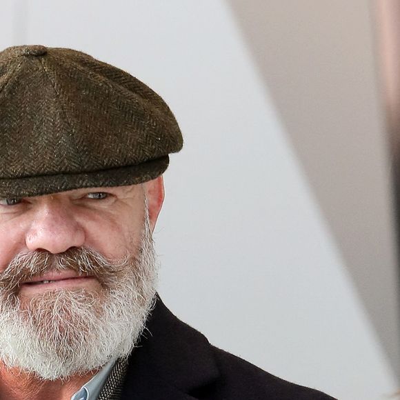 Exclusif - Le chef Philippe Etchebest se rend au salon professionnel des métiers de la bouche "Exphotel" à Bordeaux, France, le 21 novembre 2023, afin de rencontrer et se s'entretenir avec de jeunes chefs et talents des métiers de cuisine. Philippe Etchebest a abandonné son célèbre 4X4 Land Rover trop souvent bloqué dans les embouteillages de Bordeaux en échange d'une moto allemande, pour ses trajets entre ses rendez-vous et ses trois restaurants Bordelais. © Patrick Bernard/Bestimage