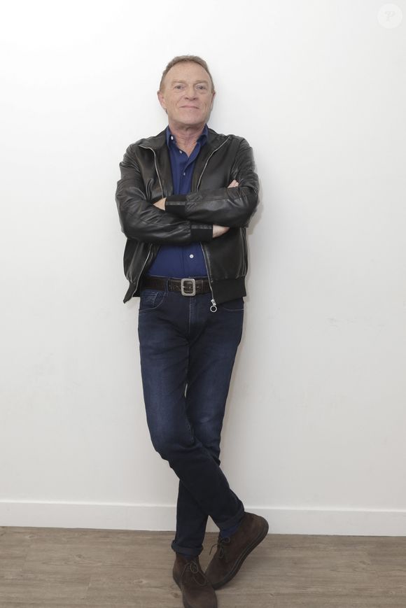 Christophe Hondelatte dans les backstage de l'enregistrement de l'émission "Face à Hanouna", présentée par Cyril Hanouna et diffusée sur C8 le 23 mars. Le 21 mars 2024
© Jack Tribeca / Bestimage