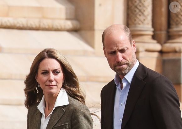 Le prince William, prince de Galles, et Catherine (Kate) Middleton, arborant des cheveux blonds, visitent les jardins, récemment transformés, du musée d'histoire naturelle à Londres, le 4 septembre 2025. © Backgrid UK/ Bestimage
