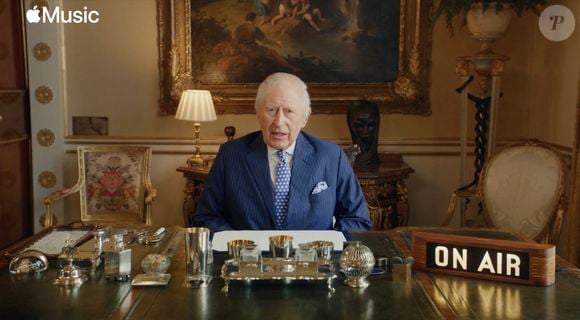 On n'en saura rien puisque le roi a indiqué que Kate Middleton ne serait pas présente non plus

Le roi Charles III d'Angleterre annonce le lancement d'un podcast sur Apple Music  - Pictures must credit: The Royal Family/Apple Music

Picture supplied by JLPPA/Bestimage