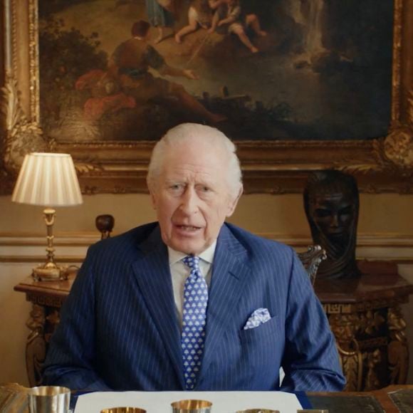 On n'en saura rien puisque le roi a indiqué que Kate Middleton ne serait pas présente non plus

Le roi Charles III d'Angleterre annonce le lancement d'un podcast sur Apple Music  - Pictures must credit: The Royal Family/Apple Music

Picture supplied by JLPPA/Bestimage