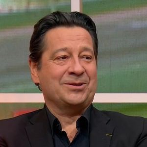 Pour "Hors limites", il a tenu à réaliser lui-même ses cascades à ski, comme l’avait indiqué Clémentine Poidatz, qui partageait l’affiche de ce polar avec lui. En revanche, entre les tournages de deux scènes, il lui a été totalement interdit de skier, les conditions étant trop extrêmes, et les risques de blessures ainsi élevés.

Dans Télématin, Laurent Gerra se confie sur fille de 3 ans et demi.