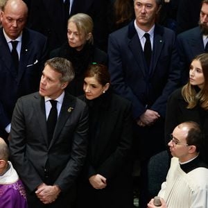 A rappeler que pendant plusieurs années, il a formé l'un des couples les plus glamour du gotha avec l'actrice Clotilde Courau, la mère de ses deux filles Vittoria et Luisa.

Eleonora Rajneri, Le prince Serge de Yougoslavie, La princesse Elena de Yougoslavie, Stanislas Fougeron, Le prince Aimone et la princesse Olga de Savoie Aoste, Marina Ricolfi Doria, Le prince Emmanuel-Philibert de Savoie, La princesse Clotilde Courau de Savoie, La princesse Vittoria de Savoie, La princesse Luisa de Savoie - La cérémonie funéraire de Victor Emmanuel de Savoie, fils du dernier roi d'Italie, en la cathédrale Saint-Jean-Baptiste de Turin, le 10 février 2024. (SGP / BESTIMAGE).