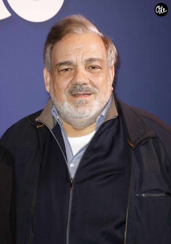 Provincial de naissance, Didier Bourdon revendique pleinement ses racines. "J’ai grandi à Biarritz, puis à Mulhouse où mon père, qui travaillait chez EDF, avait été muté. Je viens de là"

Didier Bourdon - Première du film "Cocorico 2" au Publicis Cinémas à Paris le 31 mars 2026. © Marc Ausset-Lacroix/Bestimage