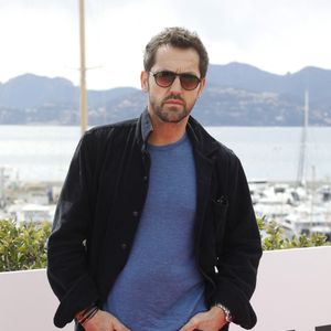 Frédéric Diefenthal au photocall de la série "Ici tout commence" lors de la 5ème saison du festival International des Séries "Canneseries" à Cannes, France, le 2 avril 2022. © Denis Guignebourg/Bestimage