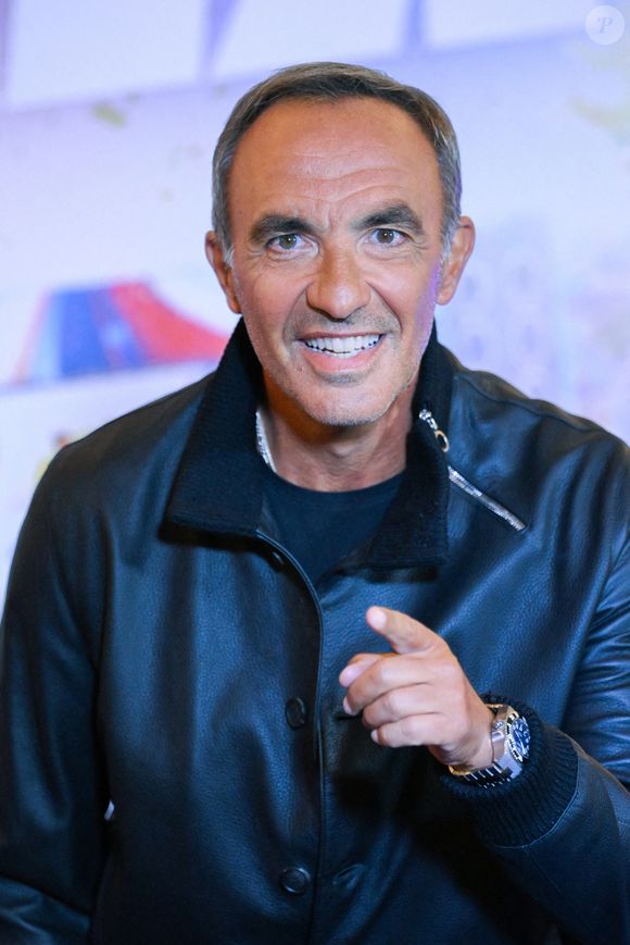 Nikos Aliagas à l'avant-première du Super Grand Prix au cinéma Grand Rex à Paris, France, le 28 septembre 2025. Photo par Aurore Marechal/ABACAPRESS.COM